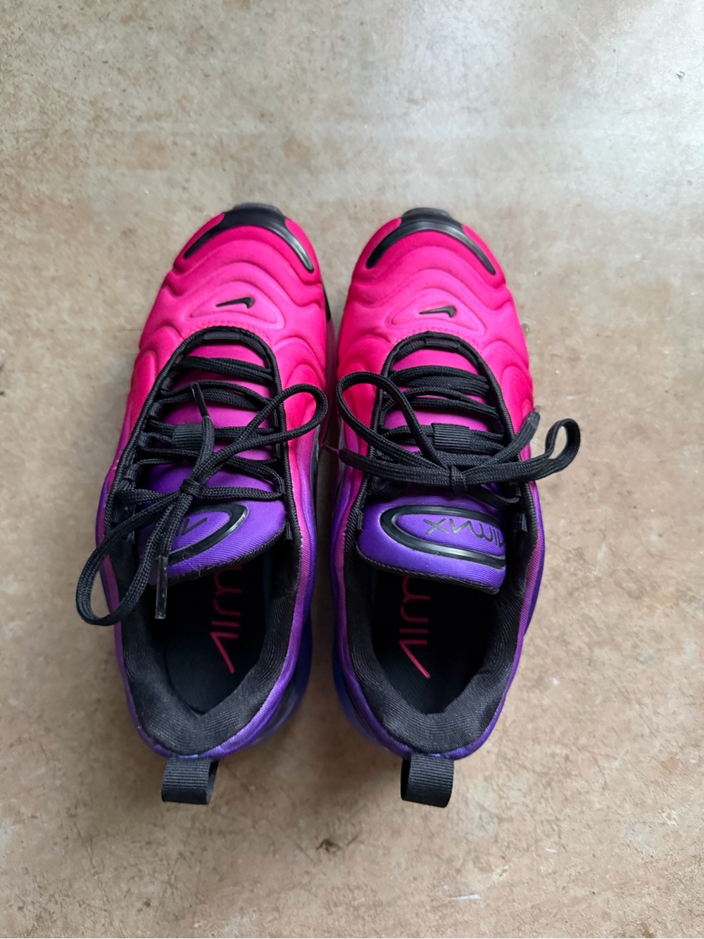 Nike women’s Gradient Pink and Purple Running Sneakers